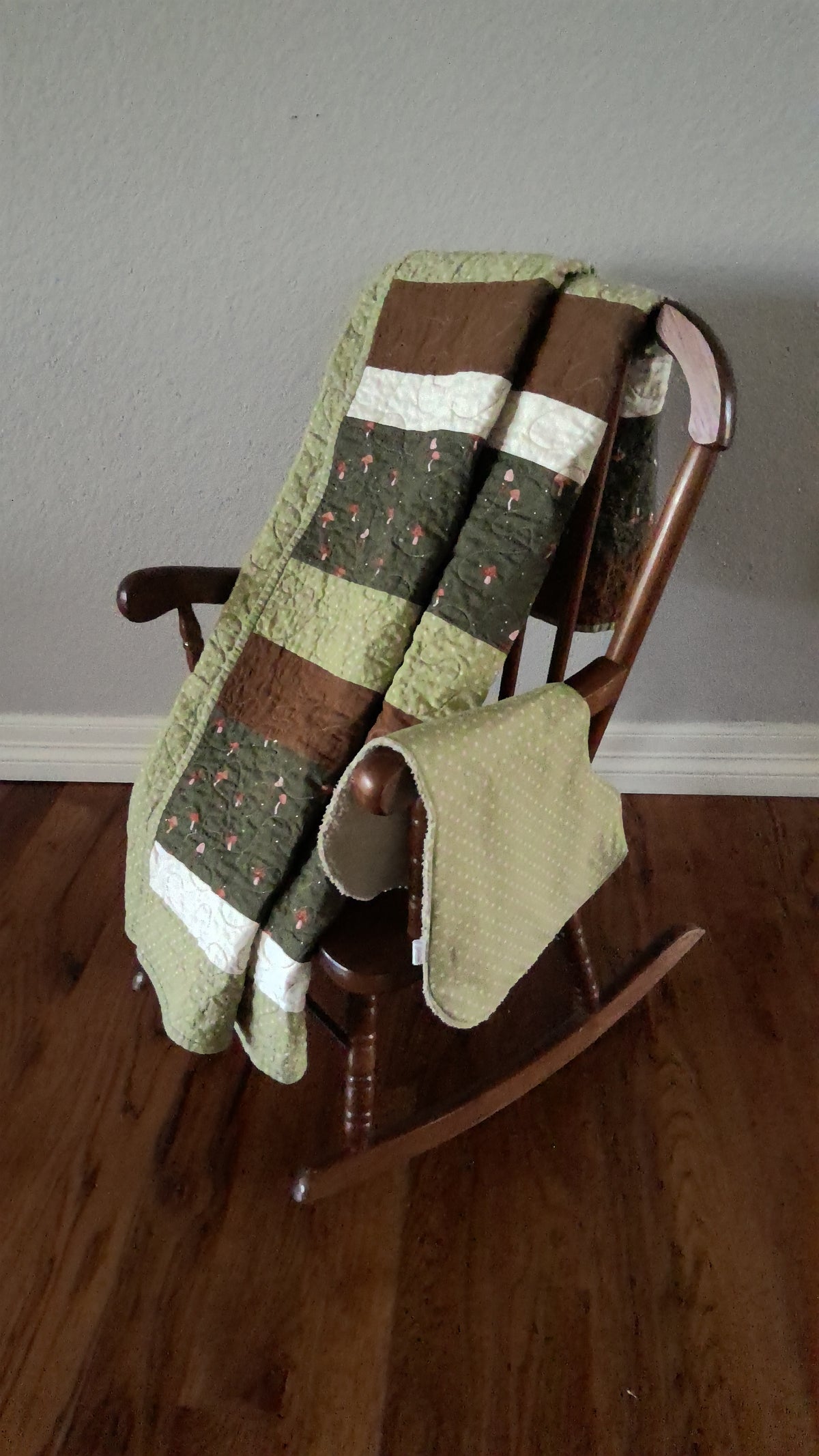 Sage Polka Dots Burp Cloth – Beige Terry